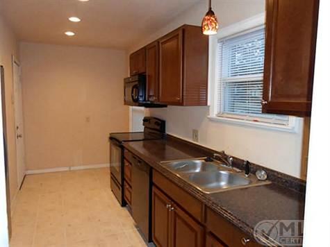 119 N. Hampton Kitchen