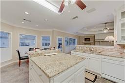 1225 Oak Trail kitchen