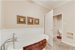 1225 Oak Trail master her
