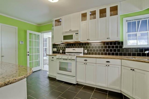 1503 S Montreal Kitchen