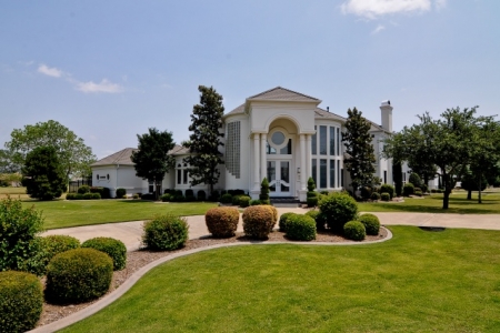 1620 AirPark Lane front