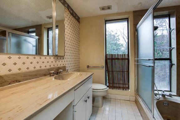 1658 Nob Hill Master Bath