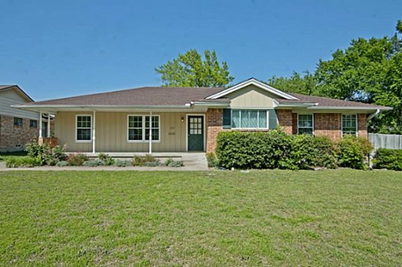 2125 Highwood Front