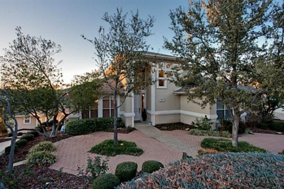 2811 Timber Crest Front