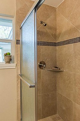 3085 Newcastle Shower