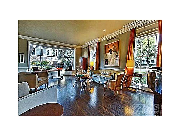 4212 Belclaire LR