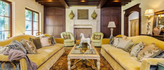 4223Bordeauxgold room