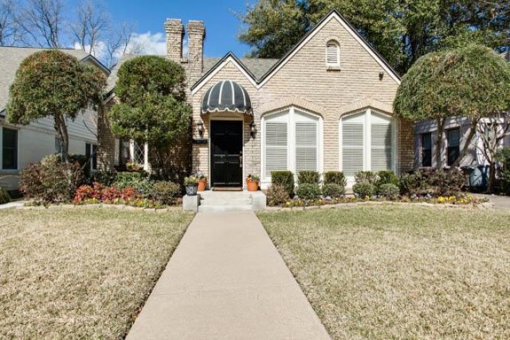 5135 Vanderbilt Front