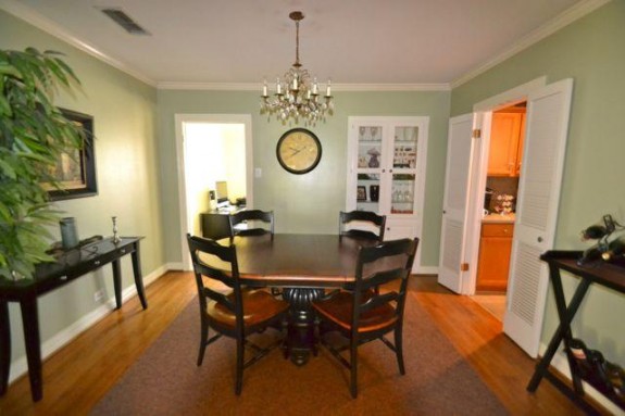 5330 McCommas Dining