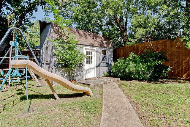 5523 Druid yard