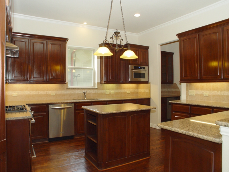 5932 Richmond.kitchen2