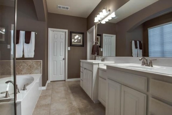 6401 Windsong Master Bath