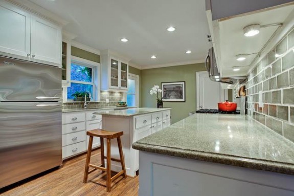 6802 Hammond Kitchen
