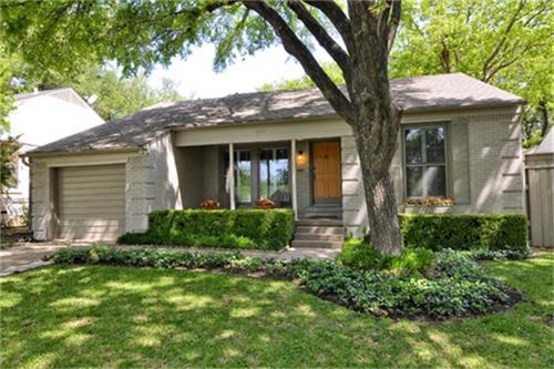 6843 Coronado Front