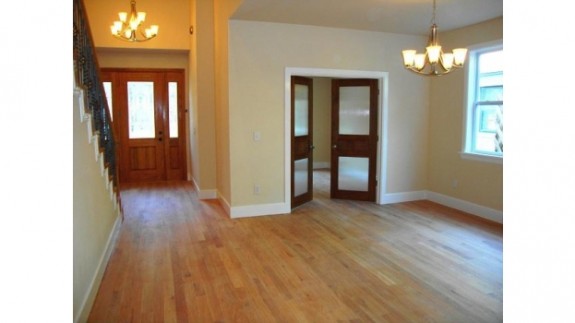7023 Casa Loma Dining