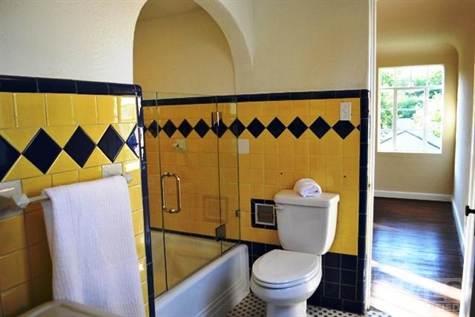 7327 Lakewood Bath