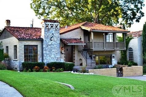 7327 Lakewood Front