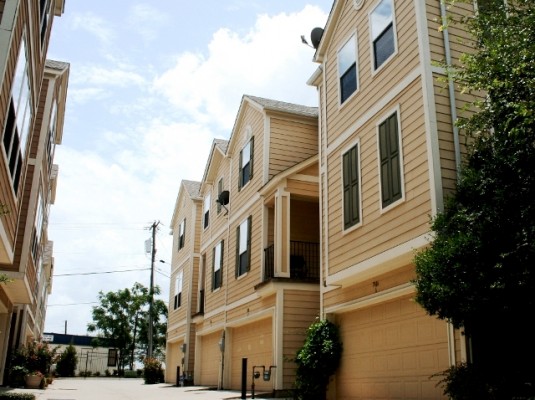 7416 Coronado Outside