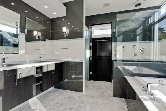 808 Kessler Woods Bath