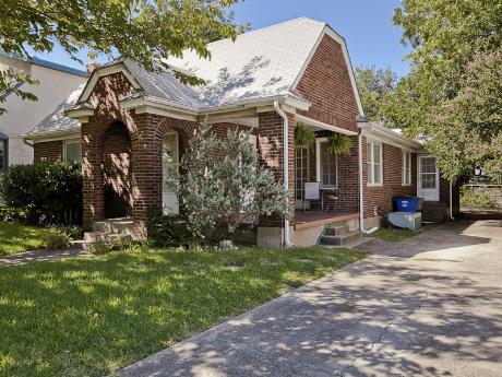 815 Kidd Springs Front