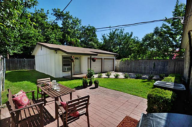 915 Stewart Backyard
