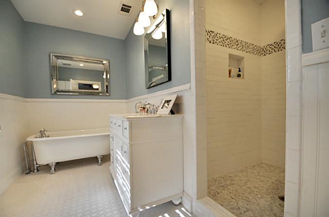 915 Stewart Master Bath