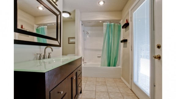 926 Peavy Road Master Bath