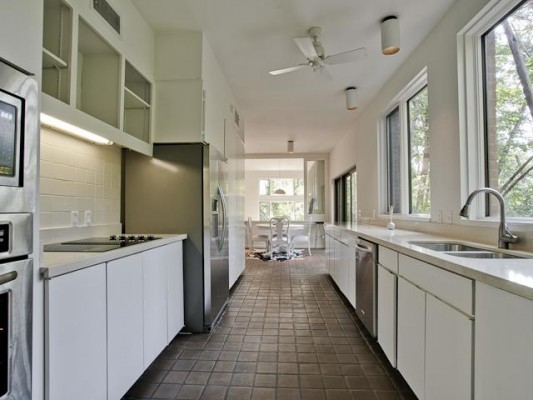 930 Kessler Parkway Kitchen