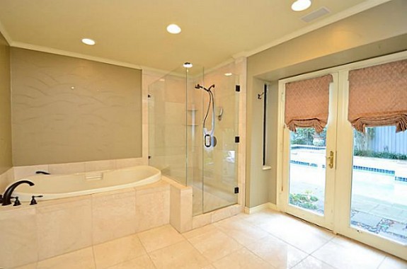 9451 Viewside Master Bath