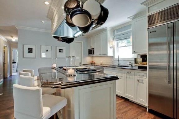 9544 Crestedge Kitchen