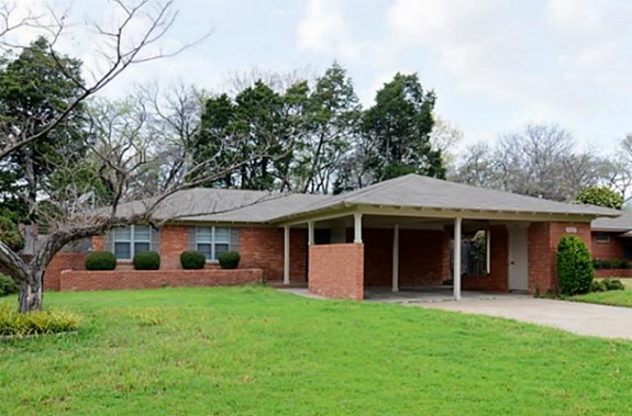 9829 Coldwater Front
