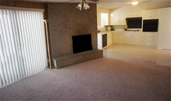 9907 Estacado Living
