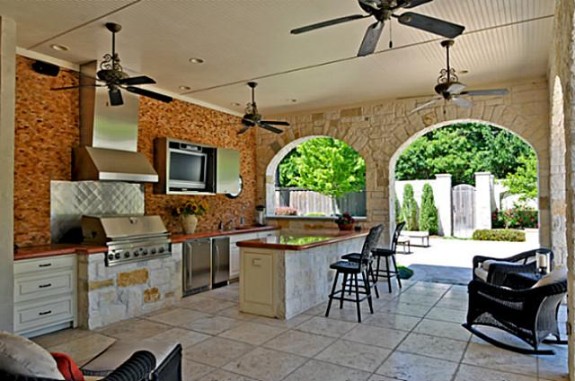 Mike Modano's Kelsey Square house ext kitchen